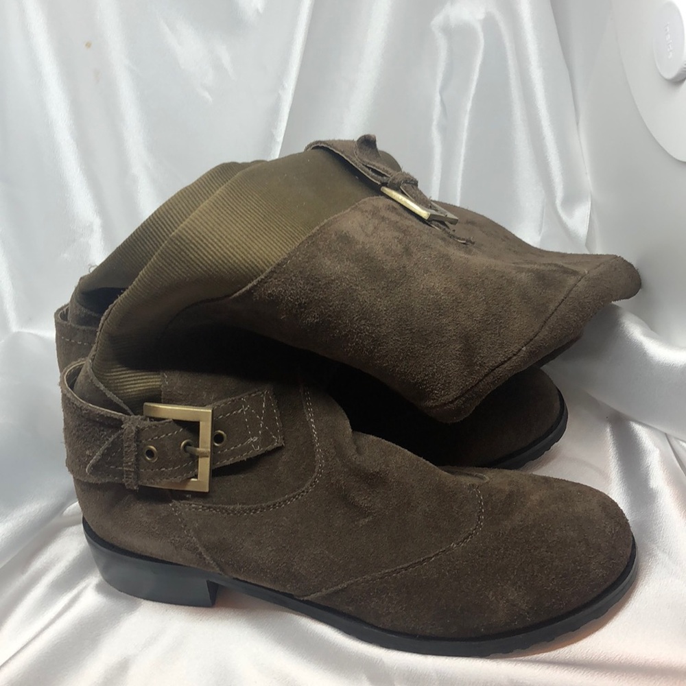 Suede taupe dark brown with army green boots